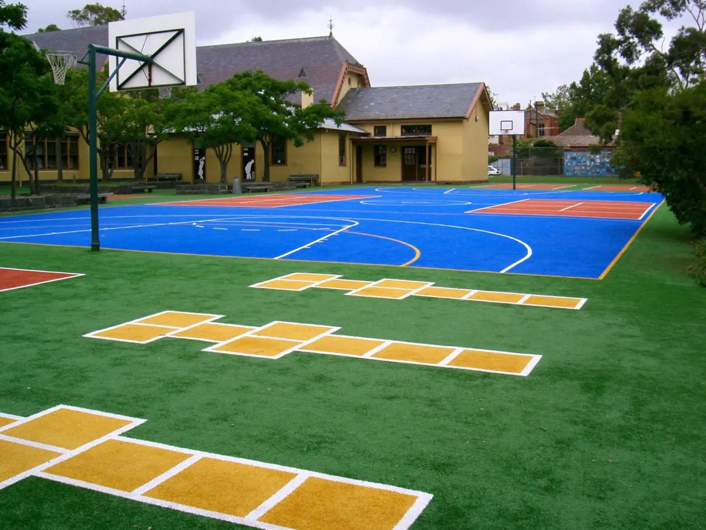 Synthetic turf specialist sports, landscape, education