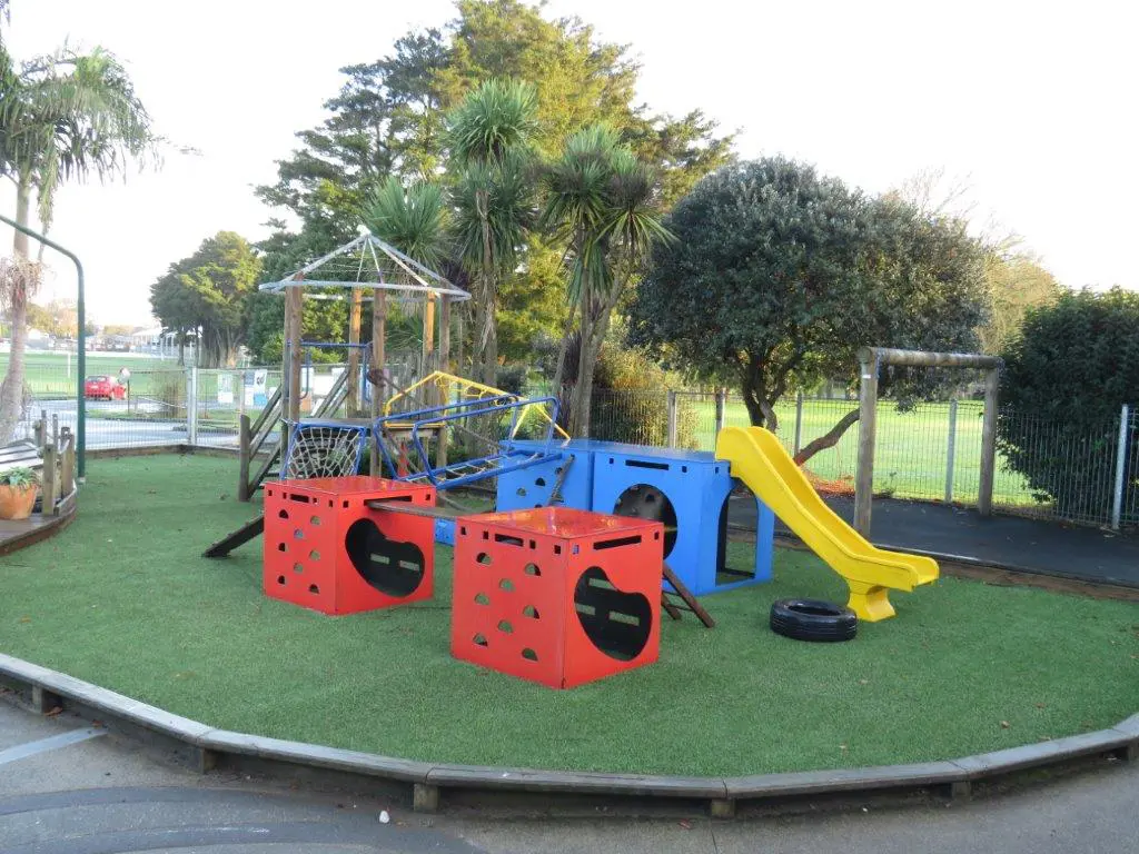 TigerTurf Vista 35 XWR landscape lawn