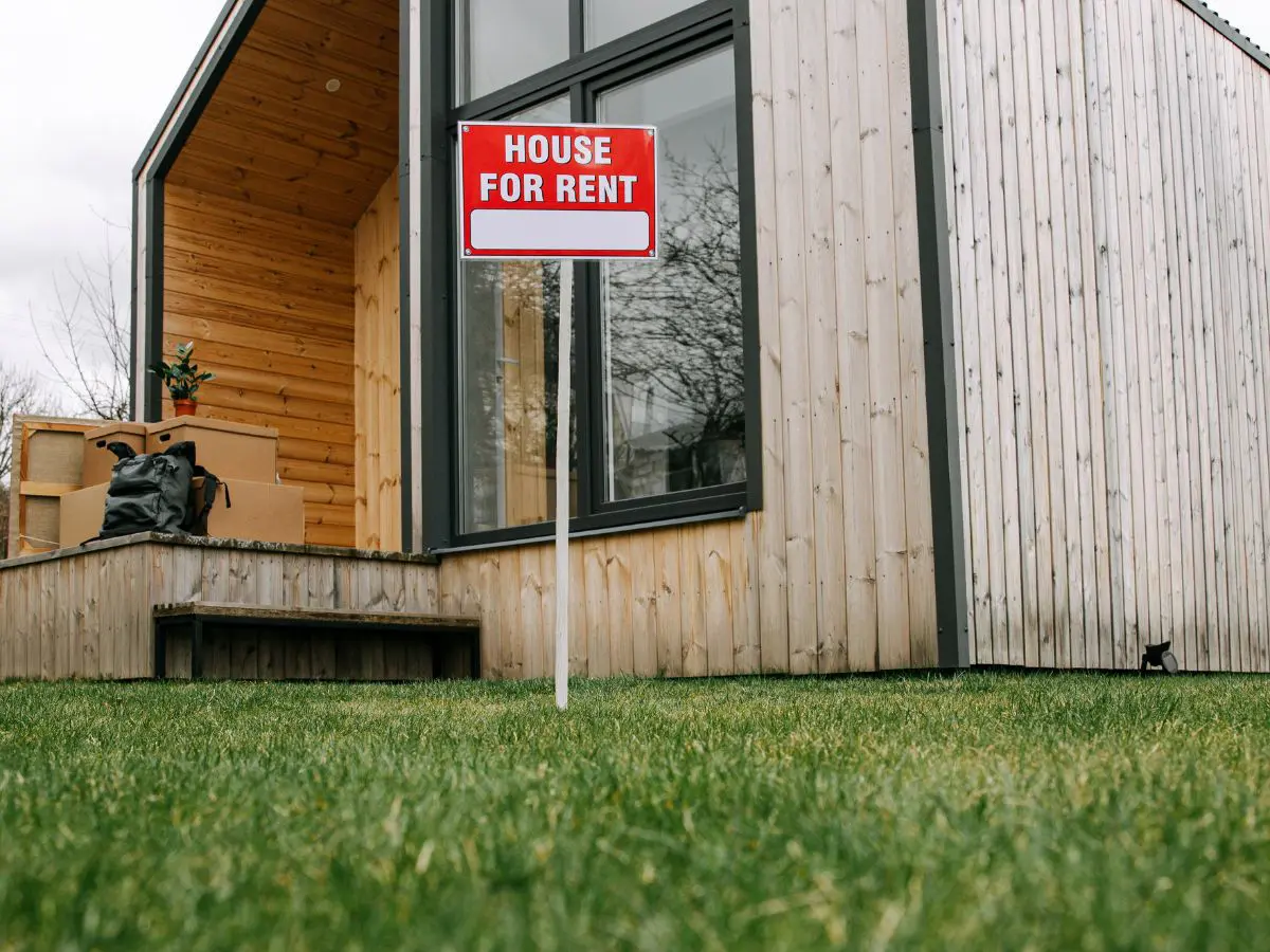 Artificial-grass-rental-properties