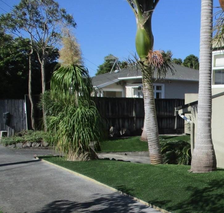 Creating a dramatic, low maintenance entry